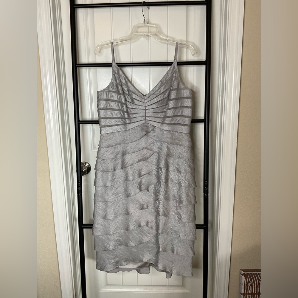 Adrianna Papell Gray Tiered Ruffle Cocktail Size 12 Sleeveless Party Wedding